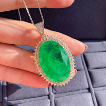 Collar con Colgante de Piedra Turmalina